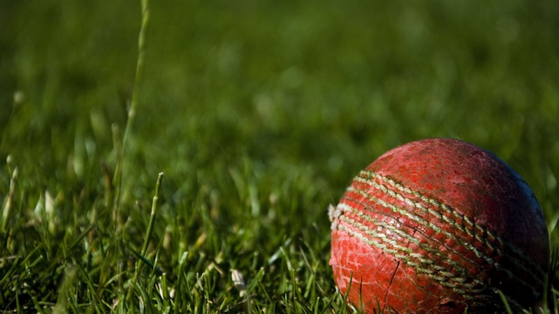 英超联赛曼联对阵利物浦的激烈比赛俯瞰视角